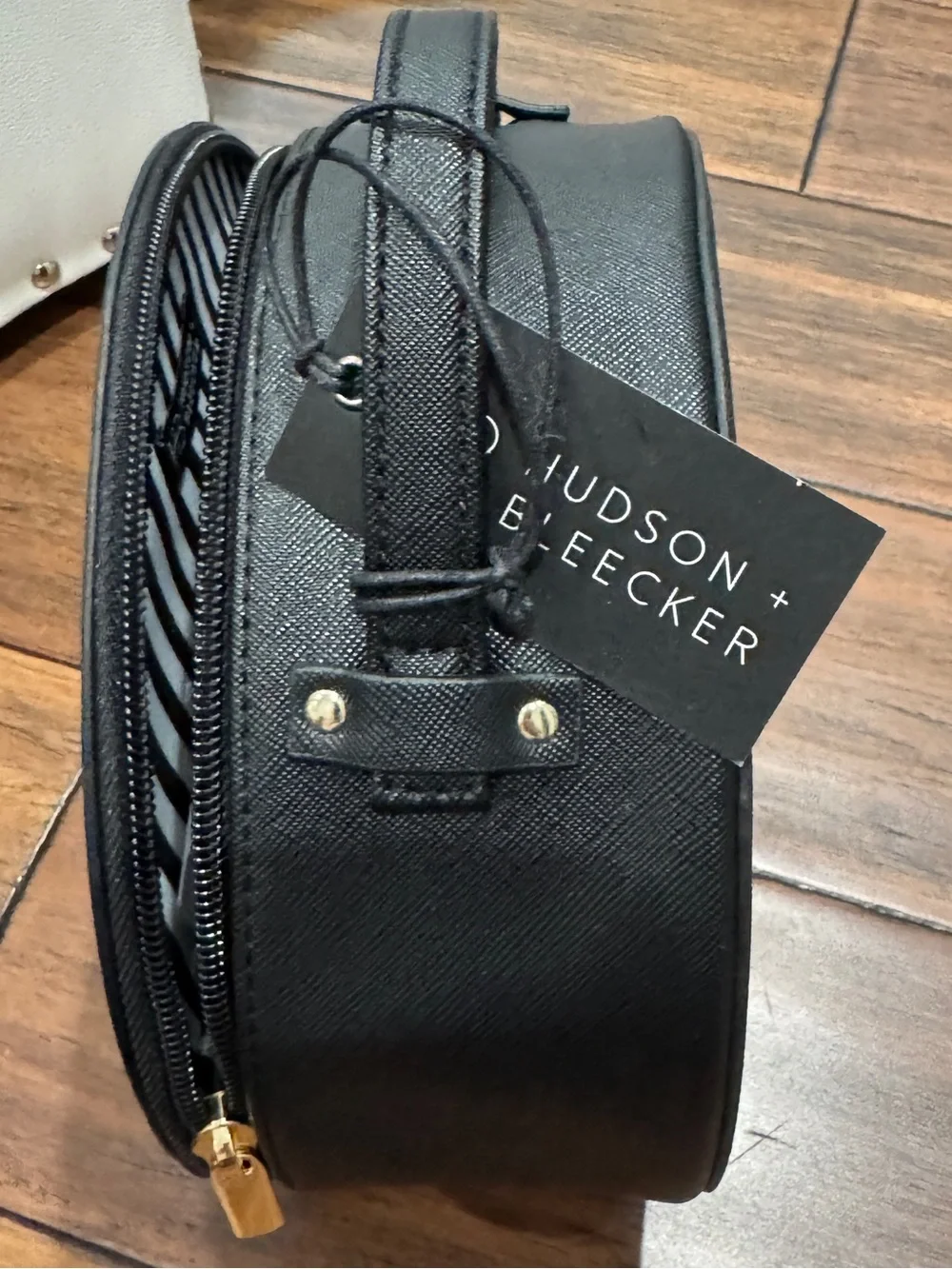 Hudson + Bleecker Preto Nomad Black Round Travel Kit Case